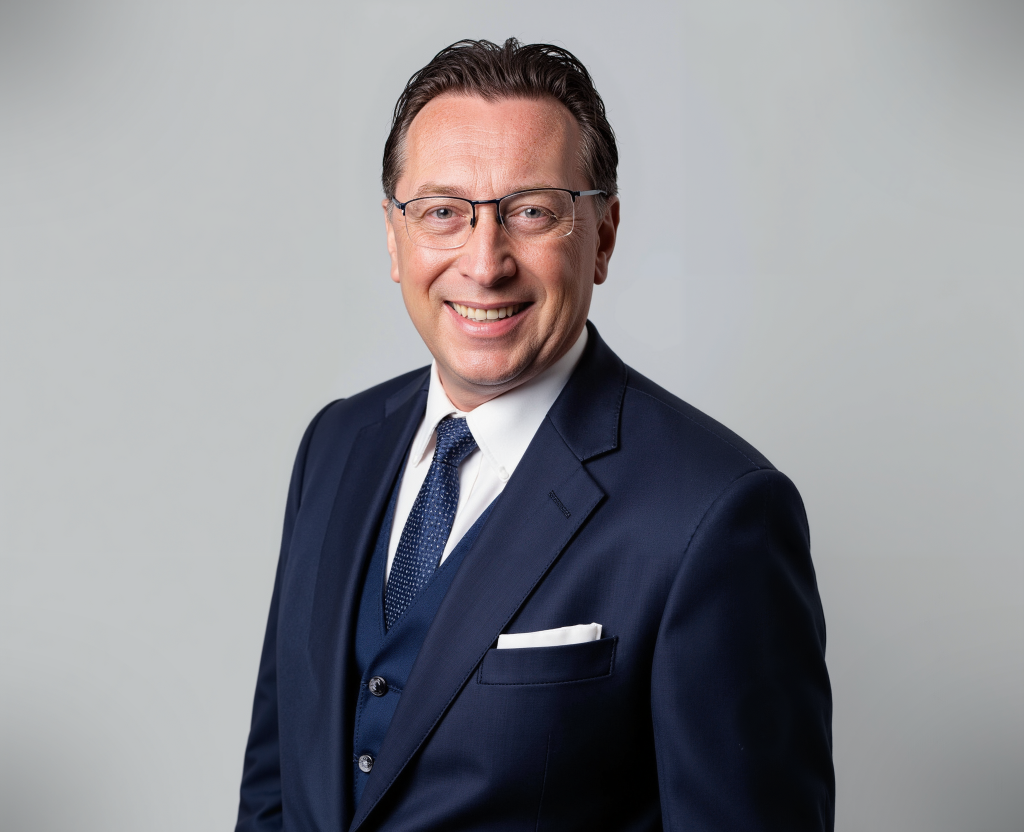 Christian Budd Midhurst Estate Agent Southdown Property Solutions, Properties, Gascoigne-Pees, Henry Adams, Hamptons, 