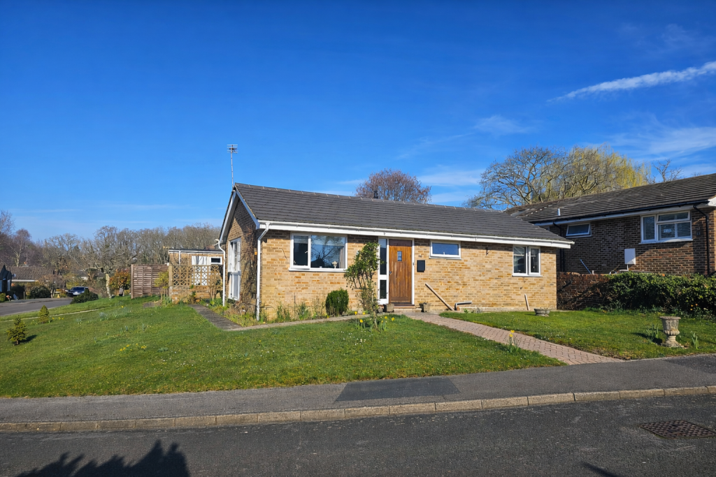 Property for sale in Midhurst - bungalow