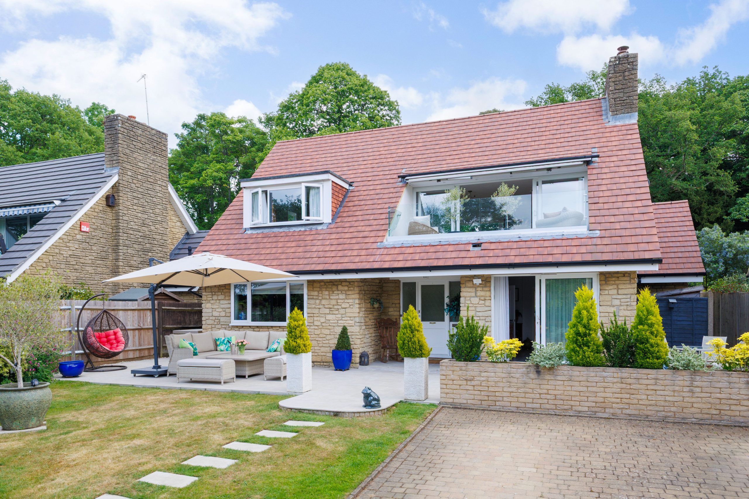 For Sale in Midhurst, Detached house with fine views